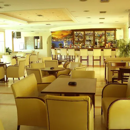 Damia Hotel 3*